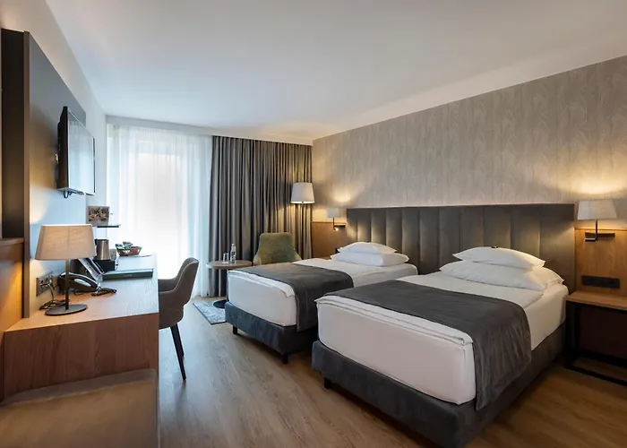 罗格纳地拉那酒店 地拉那