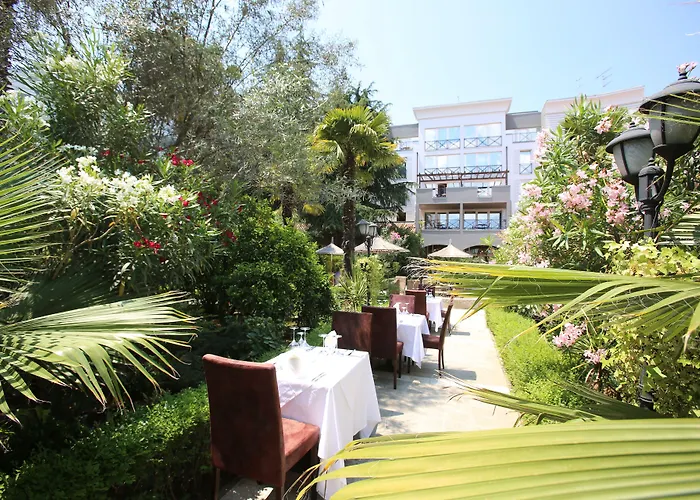 罗格纳地拉那酒店 酒店 地拉那