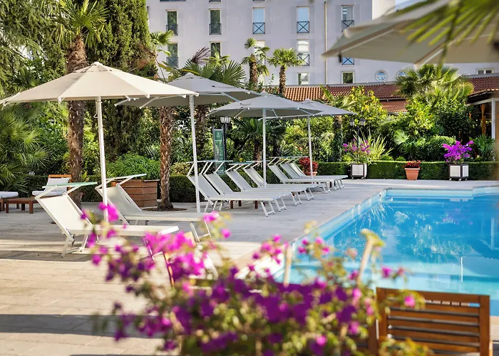 罗格纳地拉那酒店