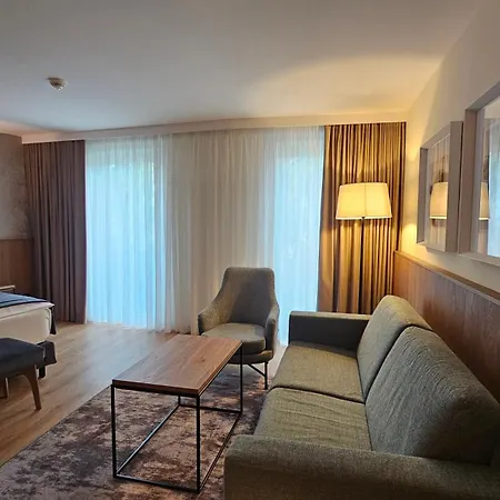Rogner 5* Tirana